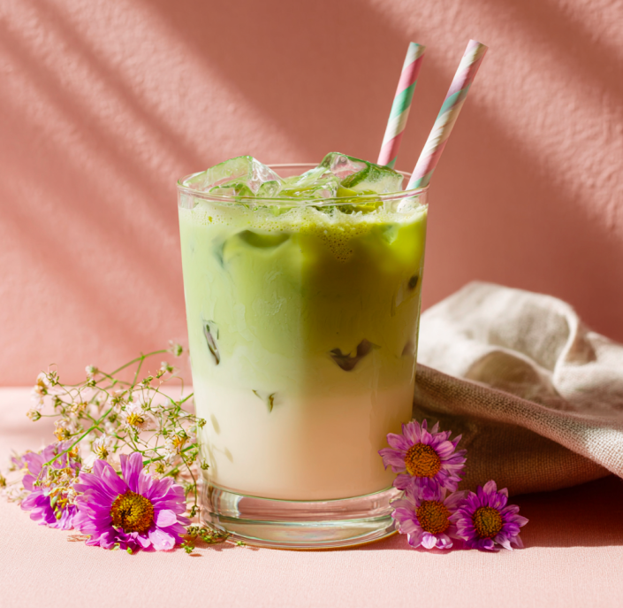 Iced Vanilla Matcha Latte (Easy Café-Style Drink)
