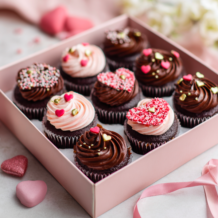 Chocolate Valentine Cupcake Cake (Gift Box Style)